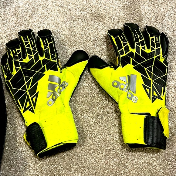 Adidas Soccer Goalie Gloves - Picture 1 of 2